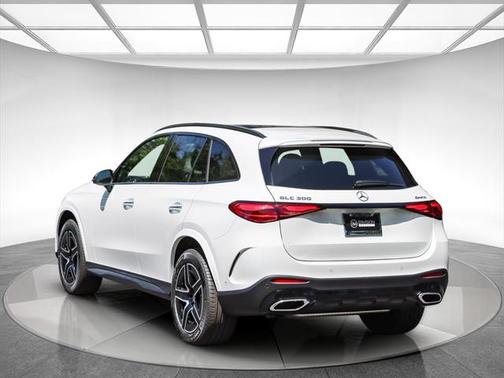 2025 Mercedes-Benz GLC 300 4MATIC