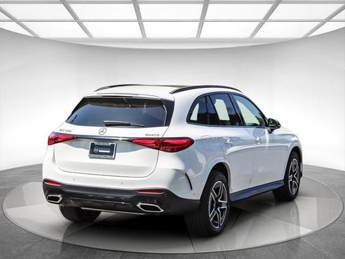 2025 Mercedes-Benz GLC 300 4MATIC