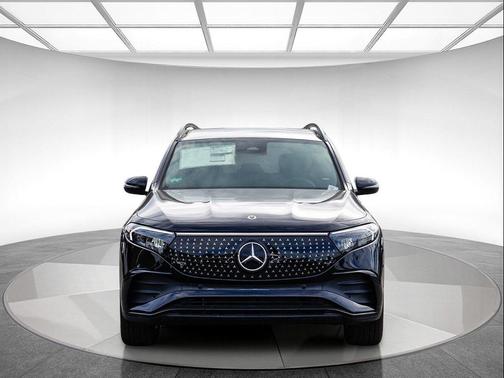 Night Black 2024 Mercedes-Benz EQB 300 4MATIC