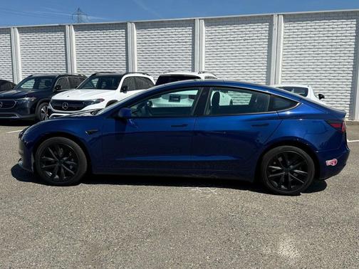 Deep Blue Metallic 2023 Tesla Model 3 Standard Range