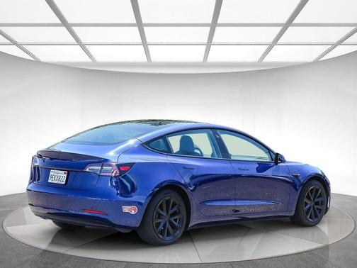 Deep Blue Metallic 2023 Tesla Model 3 Standard Range