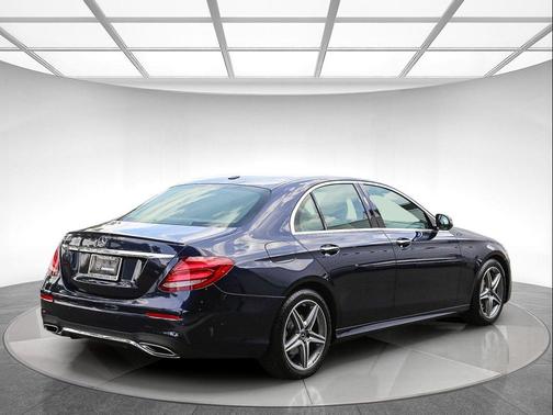 Cavansite Blue Metallic 2018 Mercedes-Benz E-Class E 300