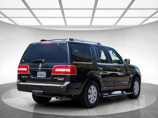 2011 Lincoln Navigator Base