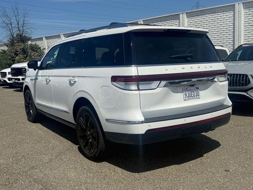 PRISTINE WHITE METALLIC 3C 2023 Lincoln Navigator Reserve