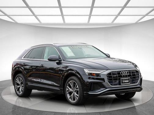 2023 Audi Q8 55 Premium Plus