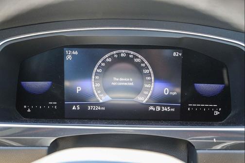 Pure White 2022 Volkswagen Tiguan 2.0T SE