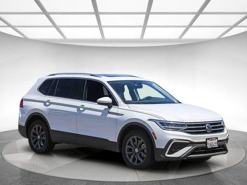 Pure White 2022 Volkswagen Tiguan 2.0T SE