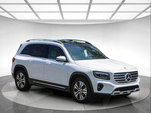 Polar White 2026 Mercedes-Benz GLB 250 Base