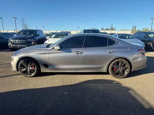 2023 Genesis G70 3.3T RWD