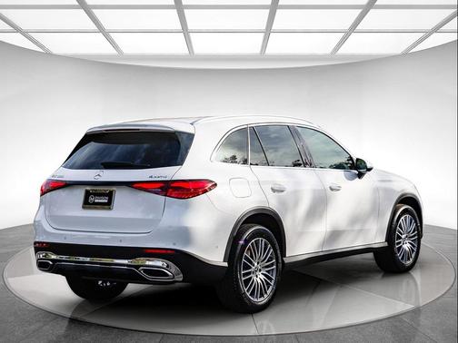 2026 Mercedes-Benz GLC 300 4MATIC