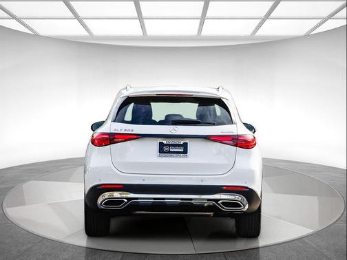 2026 Mercedes-Benz GLC 300 4MATIC