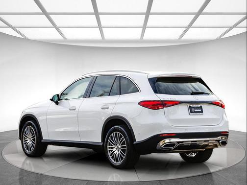 2026 Mercedes-Benz GLC 300 4MATIC