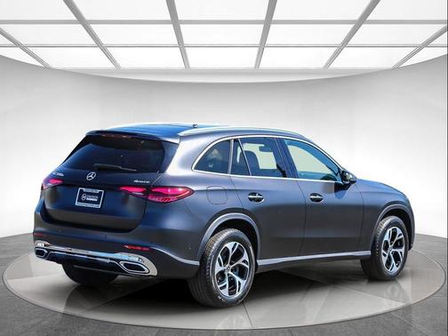 MANUFAKTUR exclusive graphite grey magno 2026 Mercedes-Benz GLC 350e Base