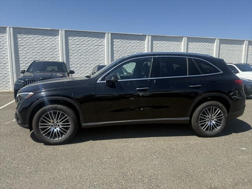 2025 Mercedes-Benz GLC 300 Base