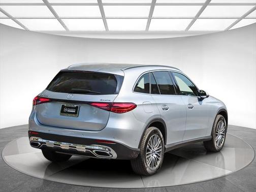 2025 Mercedes-Benz GLC 300 4MATIC