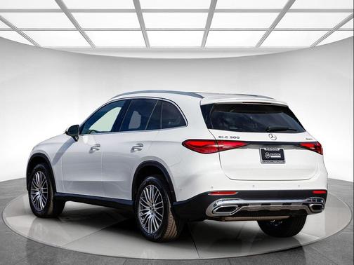 2026 Mercedes-Benz GLC 300 4MATIC