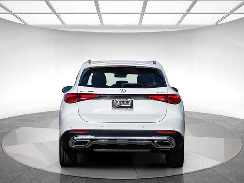 2026 Mercedes-Benz GLC 300 4MATIC