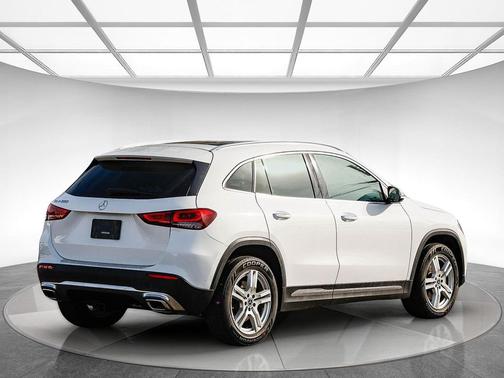 2021 Mercedes-Benz GLA 250 Base 4MATIC