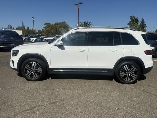 2025 Mercedes-Benz GLB 250 4MATIC