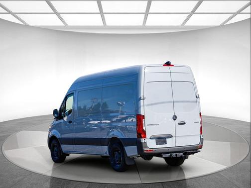 2025 Mercedes-Benz Sprinter 2500 Standard Roof