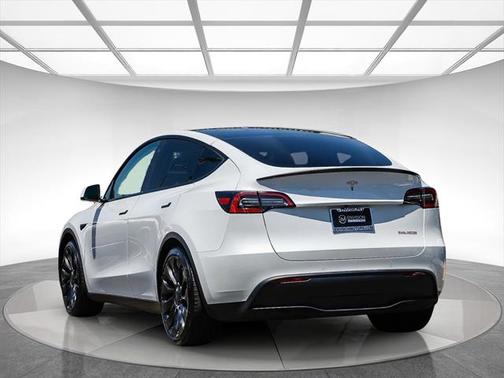 2022 Tesla Model Y Performance Dual Motor All-Wheel Drive