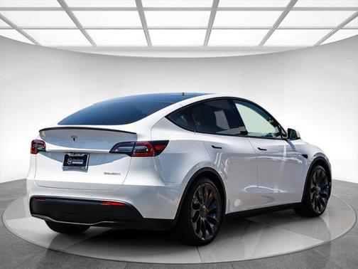 2022 Tesla Model Y Performance Dual Motor All-Wheel Drive