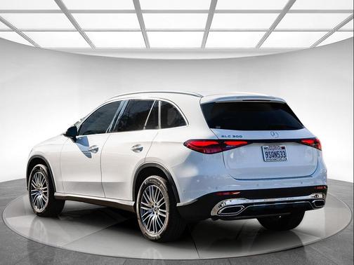 2025 Mercedes-Benz GLC 300 Base