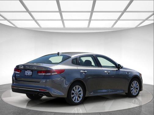 Titanium Silver 2018 Kia Optima LX