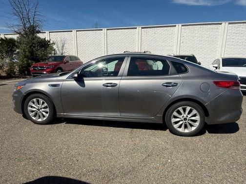 Titanium Silver 2018 Kia Optima LX