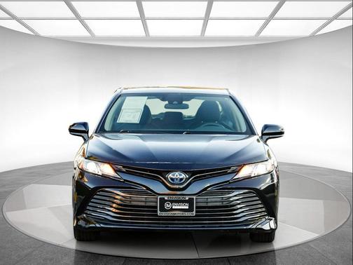 2019 Toyota Camry Hybrid LE
