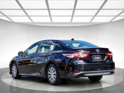 2019 Toyota Camry Hybrid LE