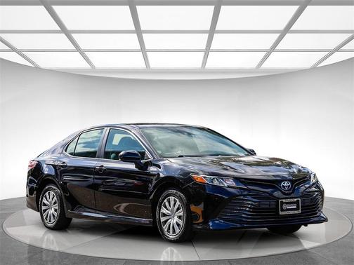 2019 Toyota Camry Hybrid LE
