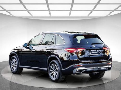 2026 Mercedes-Benz GLC 300 4MATIC