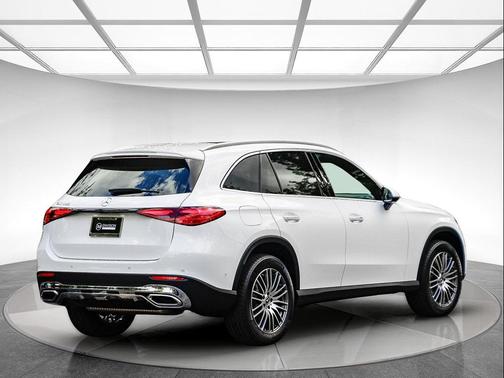 2026 Mercedes-Benz GLC 300 Base