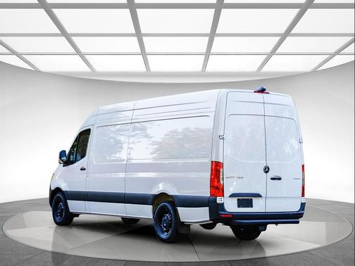 2026 Mercedes-Benz Sprinter 2500 High Roof