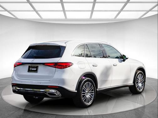 2026 Mercedes-Benz GLC 300 Base