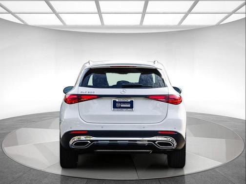 2026 Mercedes-Benz GLC 300 Base