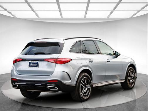 2026 Mercedes-Benz GLC 300 4MATIC