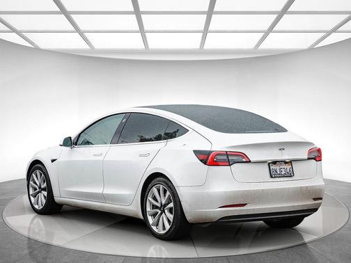 2020 Tesla Model 3 Standard Range