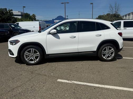 Polar White 2021 Mercedes-Benz GLA 250 Base 4MATIC