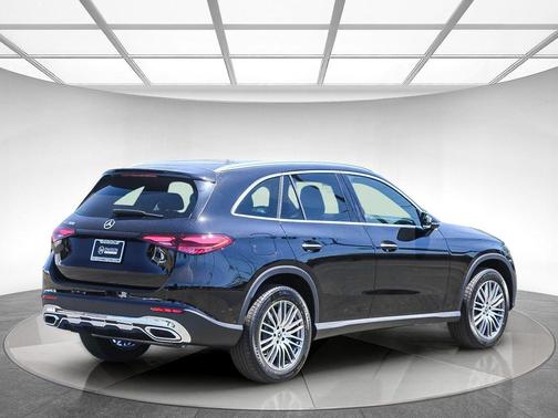 Black 2026 Mercedes-Benz GLC 300 Base