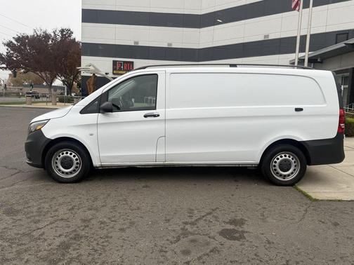 2022 Mercedes-Benz Metris Base