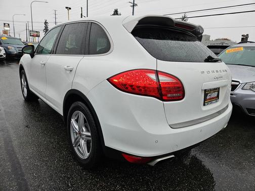 2014 Porsche Cayenne Platinum Edition