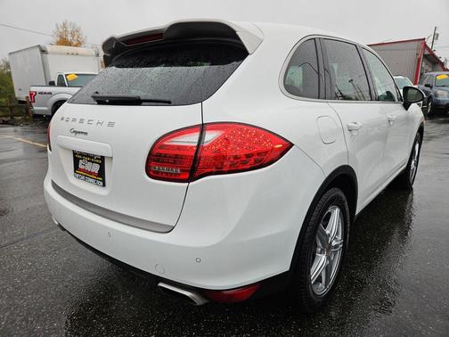 2014 Porsche Cayenne Platinum Edition