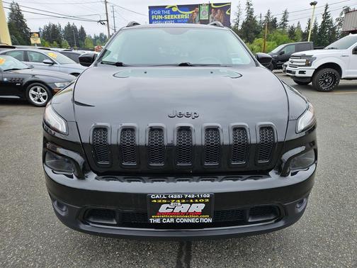 Brilliant Black Crystal Pearlcoat 2016 Jeep Cherokee Latitude