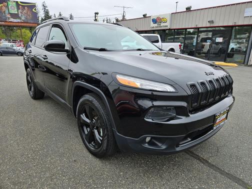 Brilliant Black Crystal Pearlcoat 2016 Jeep Cherokee Latitude