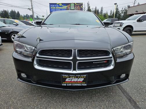 Pitch Black 2014 Dodge Charger R/T