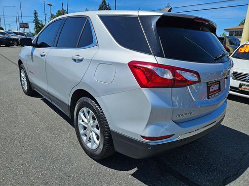 Silver Ice Metallic 2018 Chevrolet Equinox LT