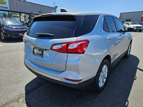 Silver Ice Metallic 2018 Chevrolet Equinox LT