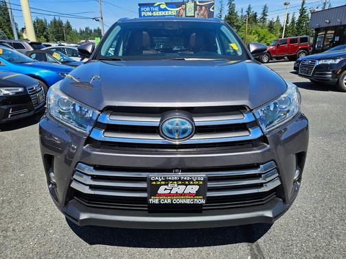 Celestial Silver Metallic 2017 Toyota Highlander Hybrid Limited